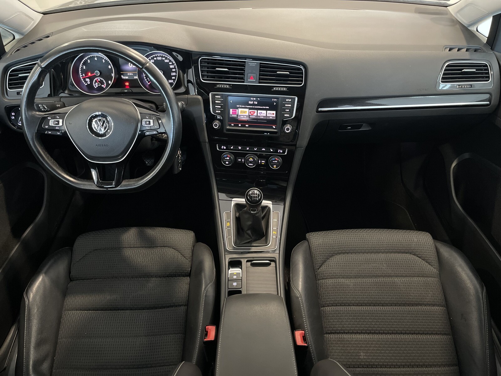 Volkswagen Golf - zdjęcie 12