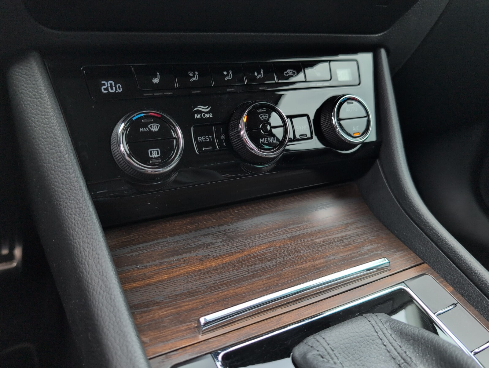 Škoda Superb Combi - zdjęcie 39