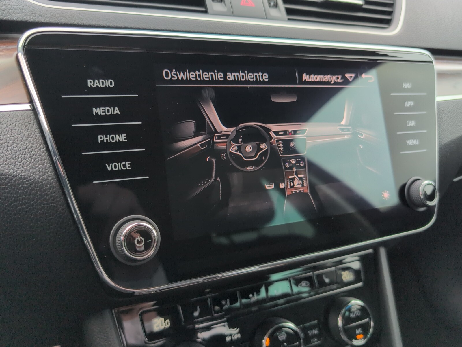 Škoda Superb Combi - zdjęcie 36