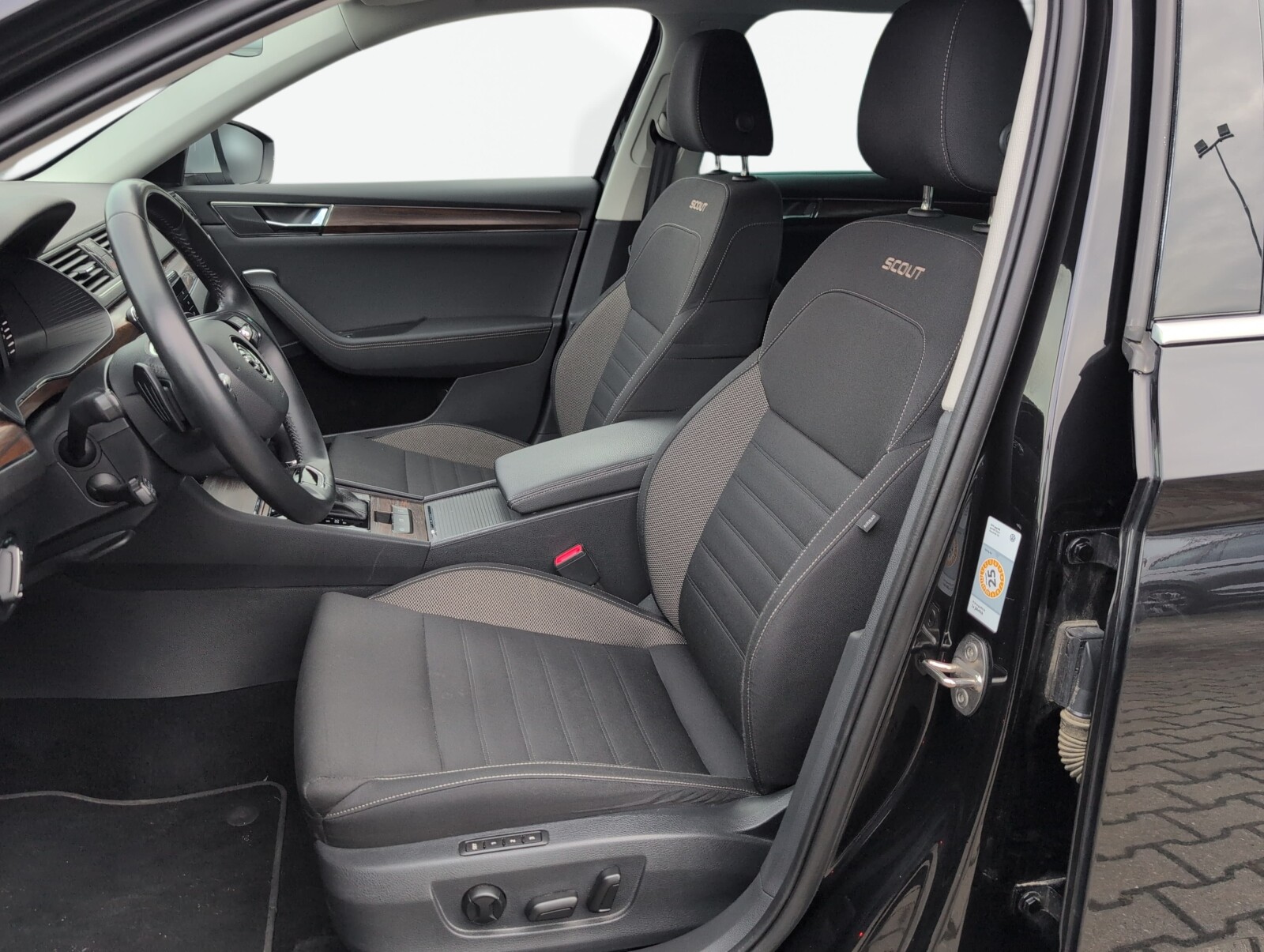 Škoda Superb Combi - zdjęcie 21