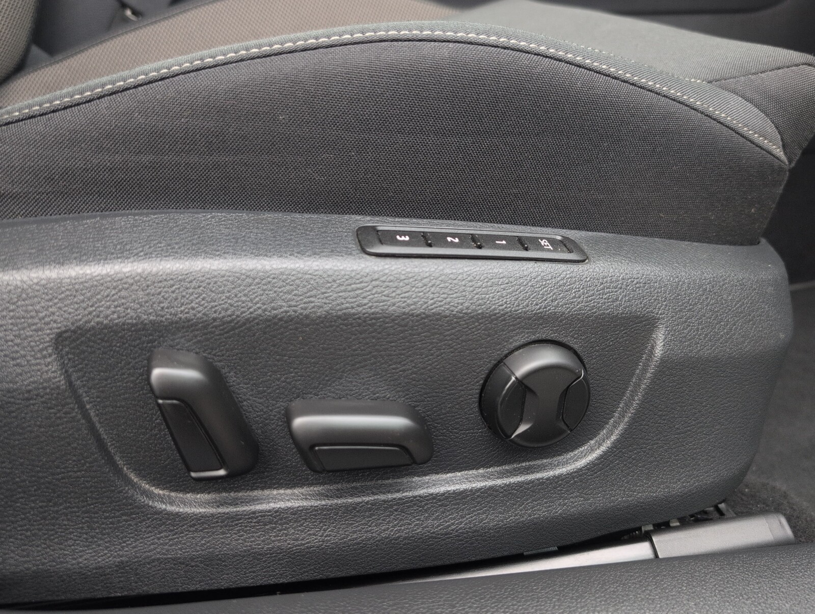 Škoda Superb Combi - zdjęcie 20