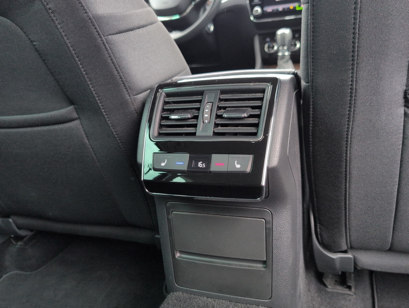 Škoda Superb Combi - zdjęcie 15