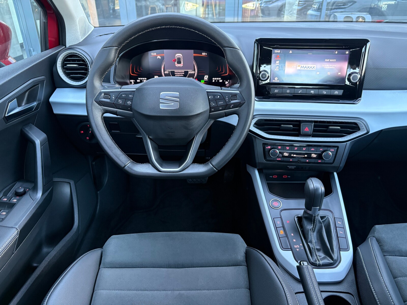 Seat Arona - zdjęcie 10
