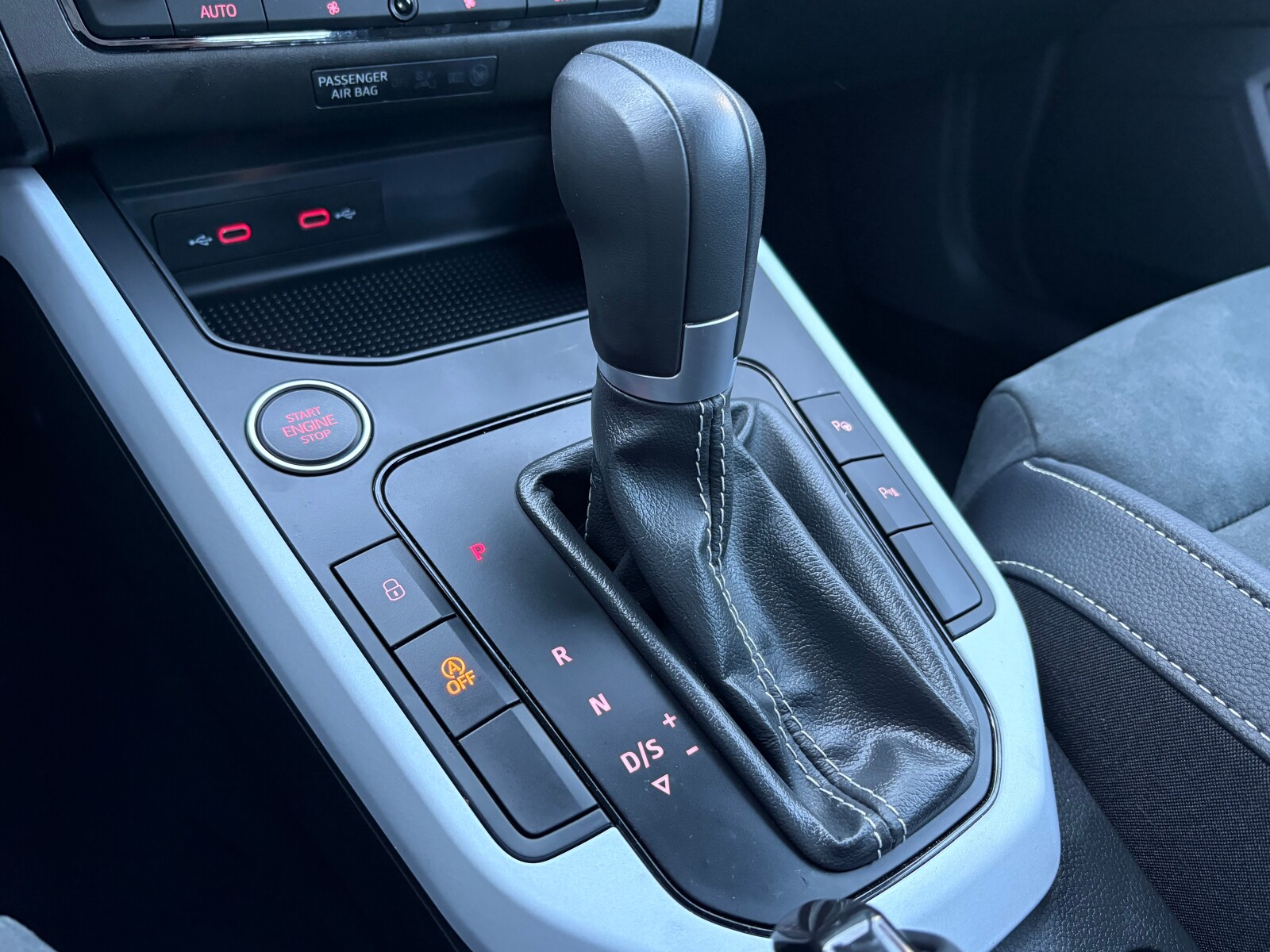 Seat Arona - zdjęcie 23