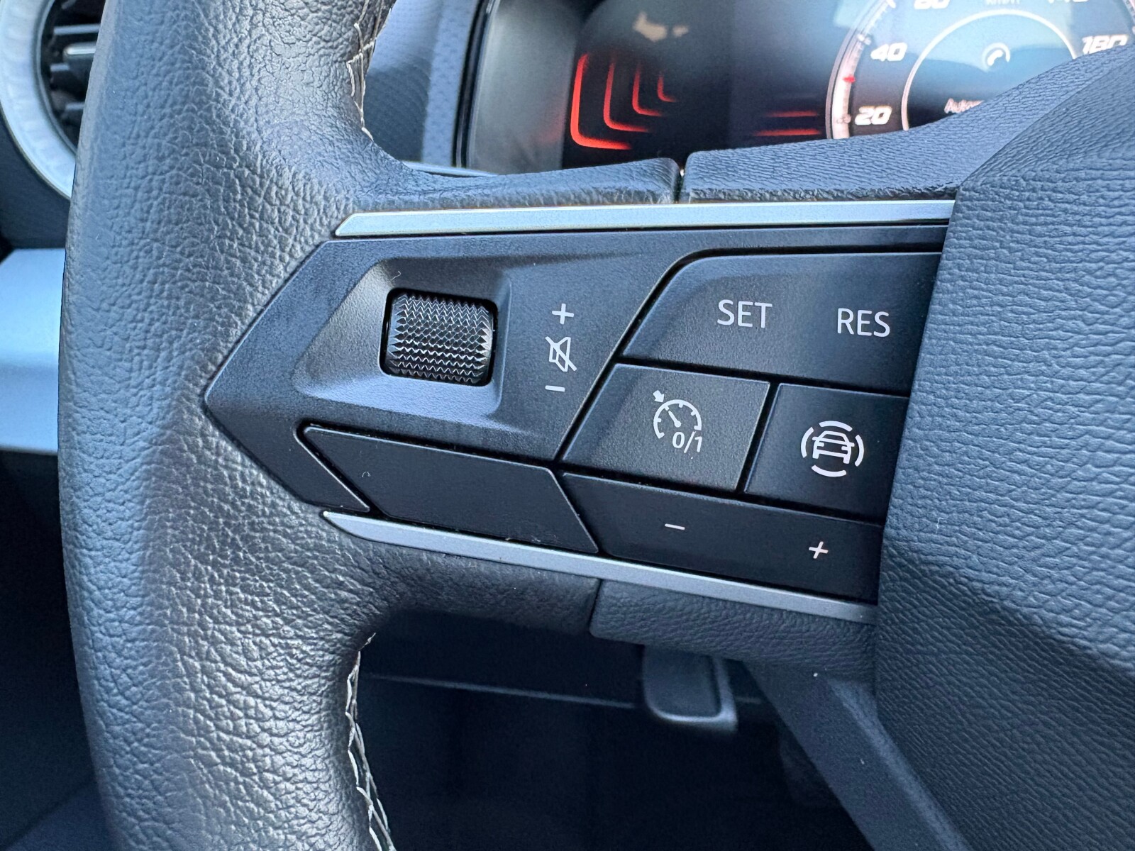 Seat Arona - zdjęcie 20