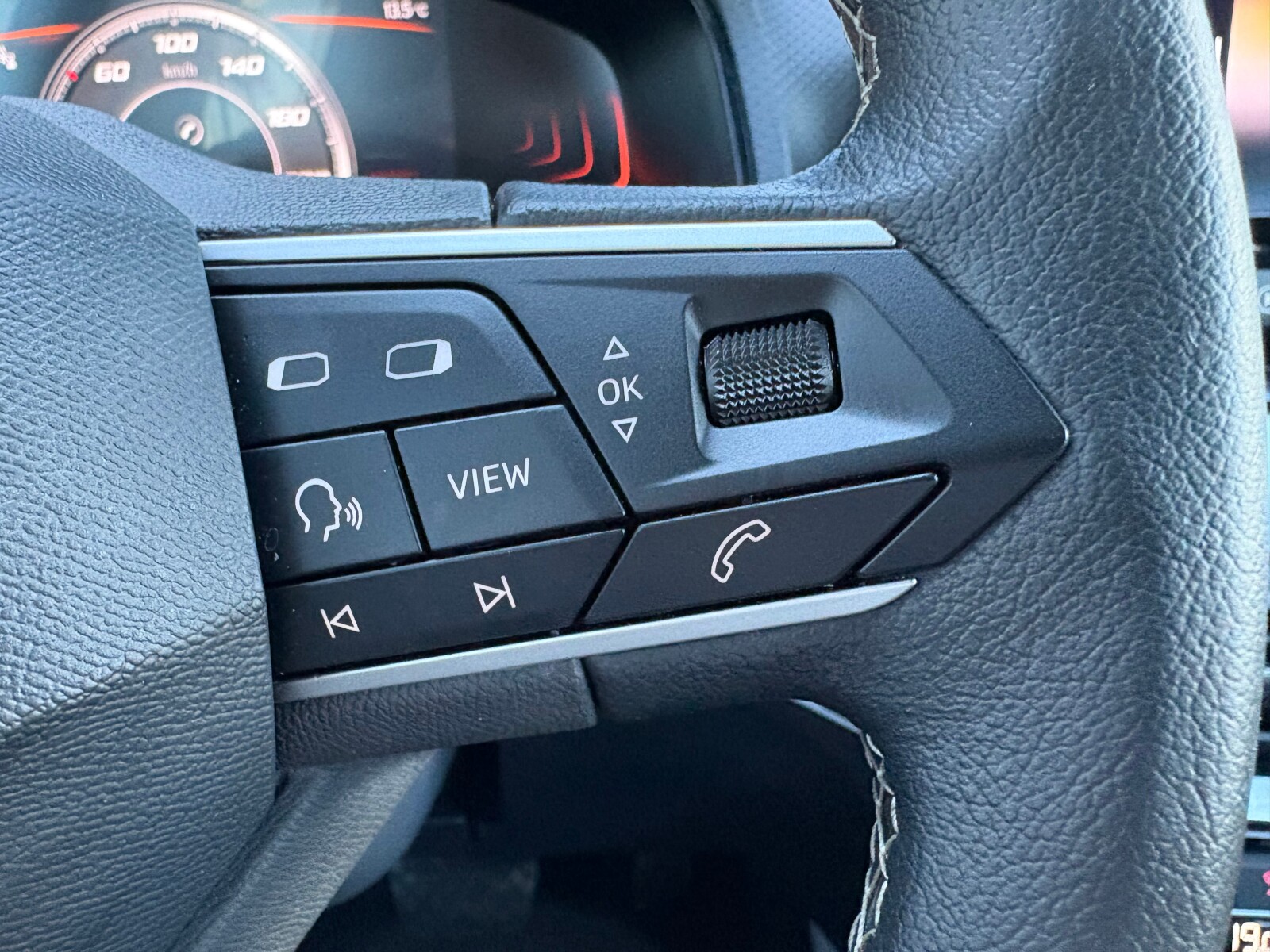 Seat Arona - zdjęcie 21