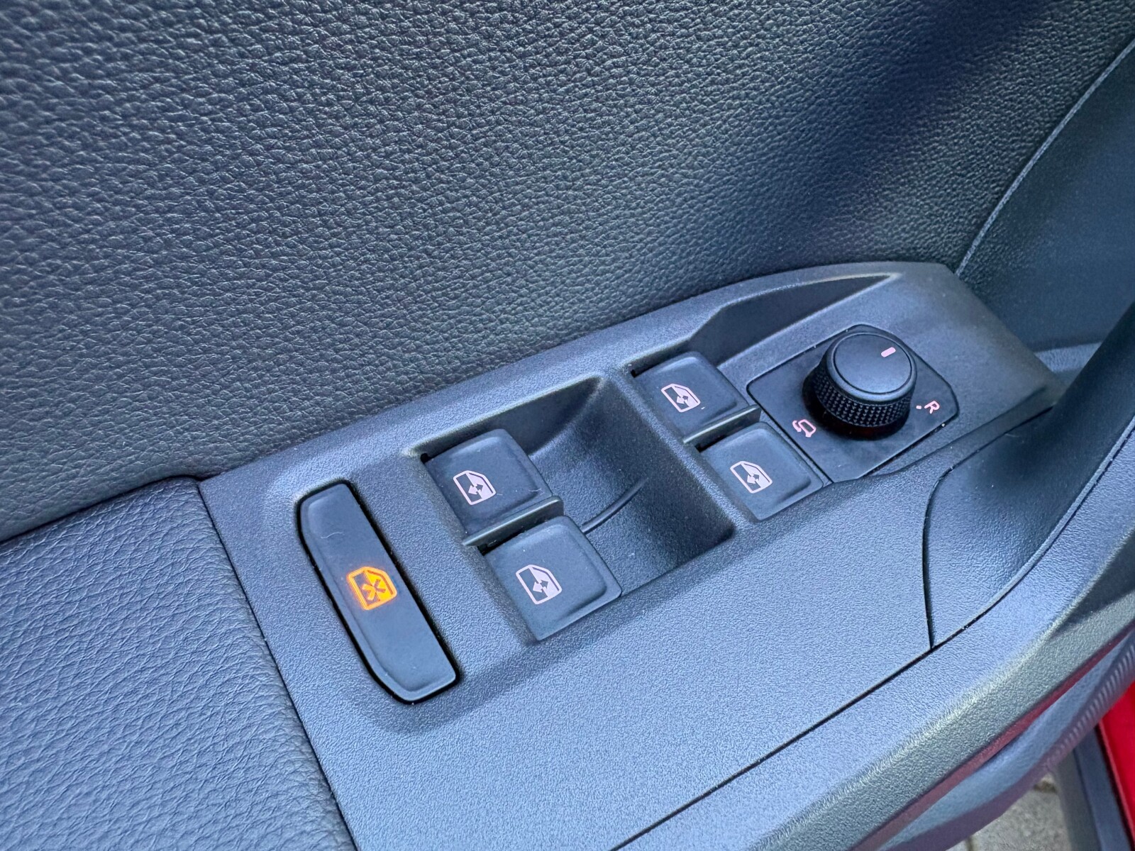 Seat Arona - zdjęcie 18