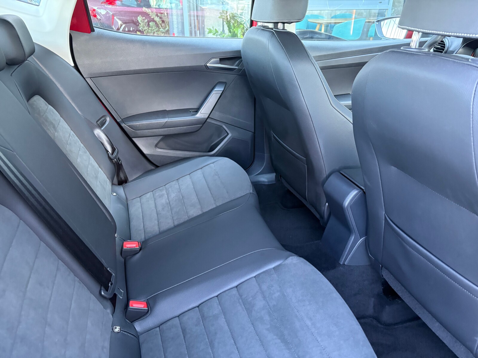 Seat Arona - zdjęcie 14