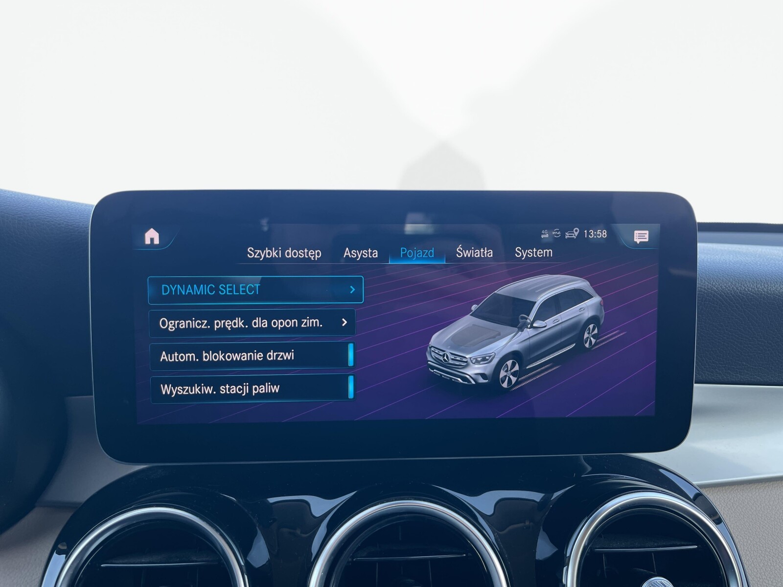 Mercedes-Benz GLC 300 - zdjęcie 28