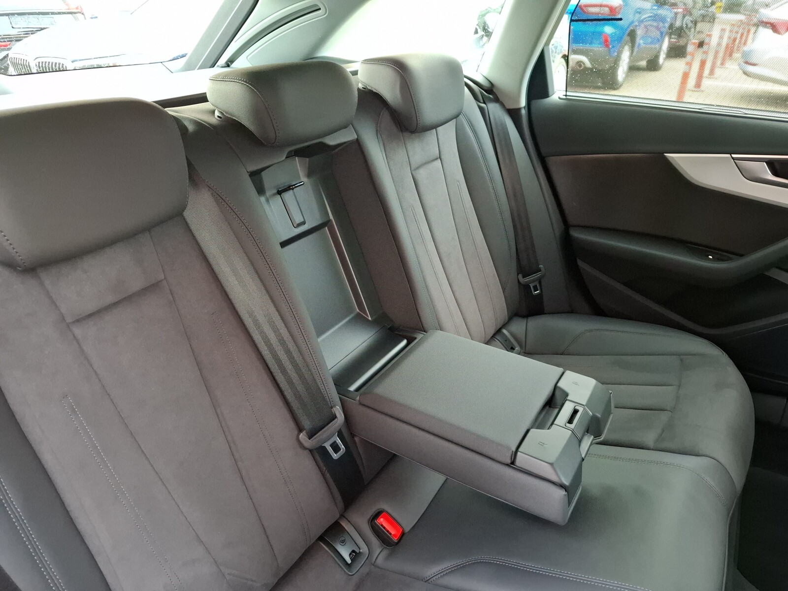 Audi A4 Avant - zdjęcie 22