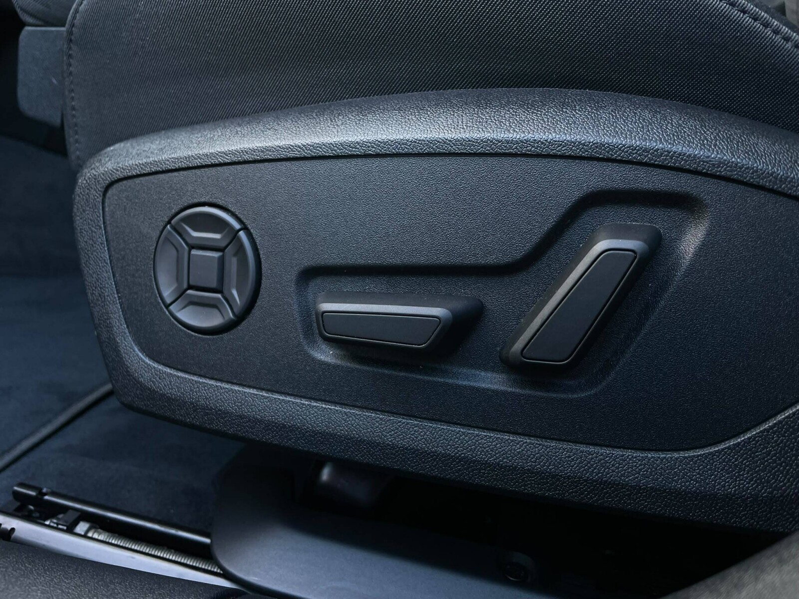 Audi A6 Avant - zdjęcie 20
