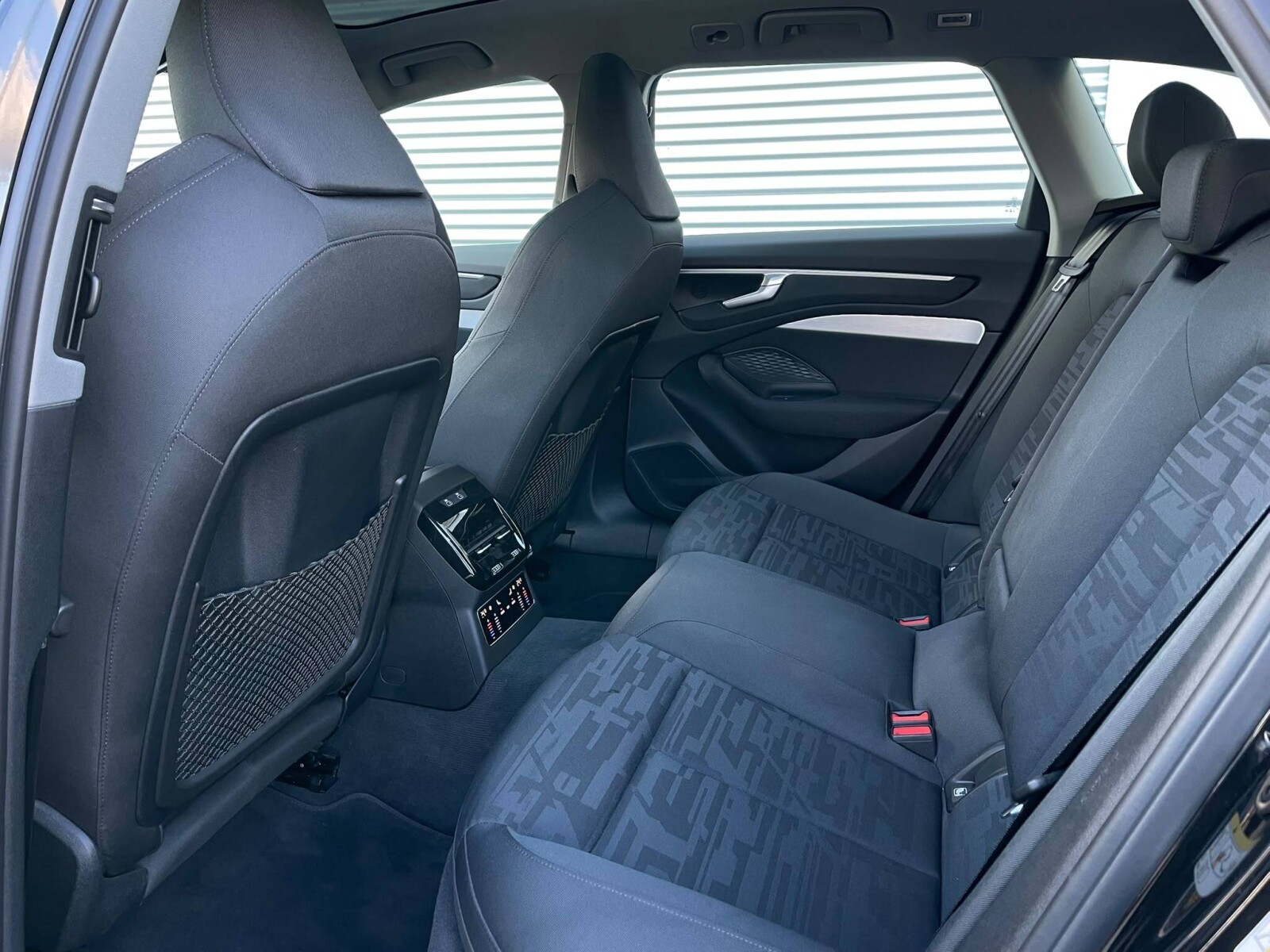 Audi A6 Avant - zdjęcie 13