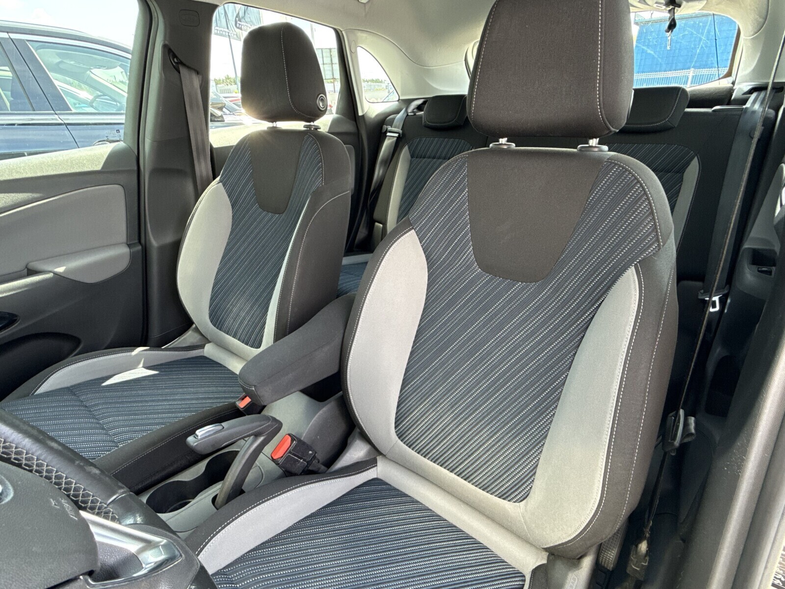 Opel Crossland X - zdjęcie 11