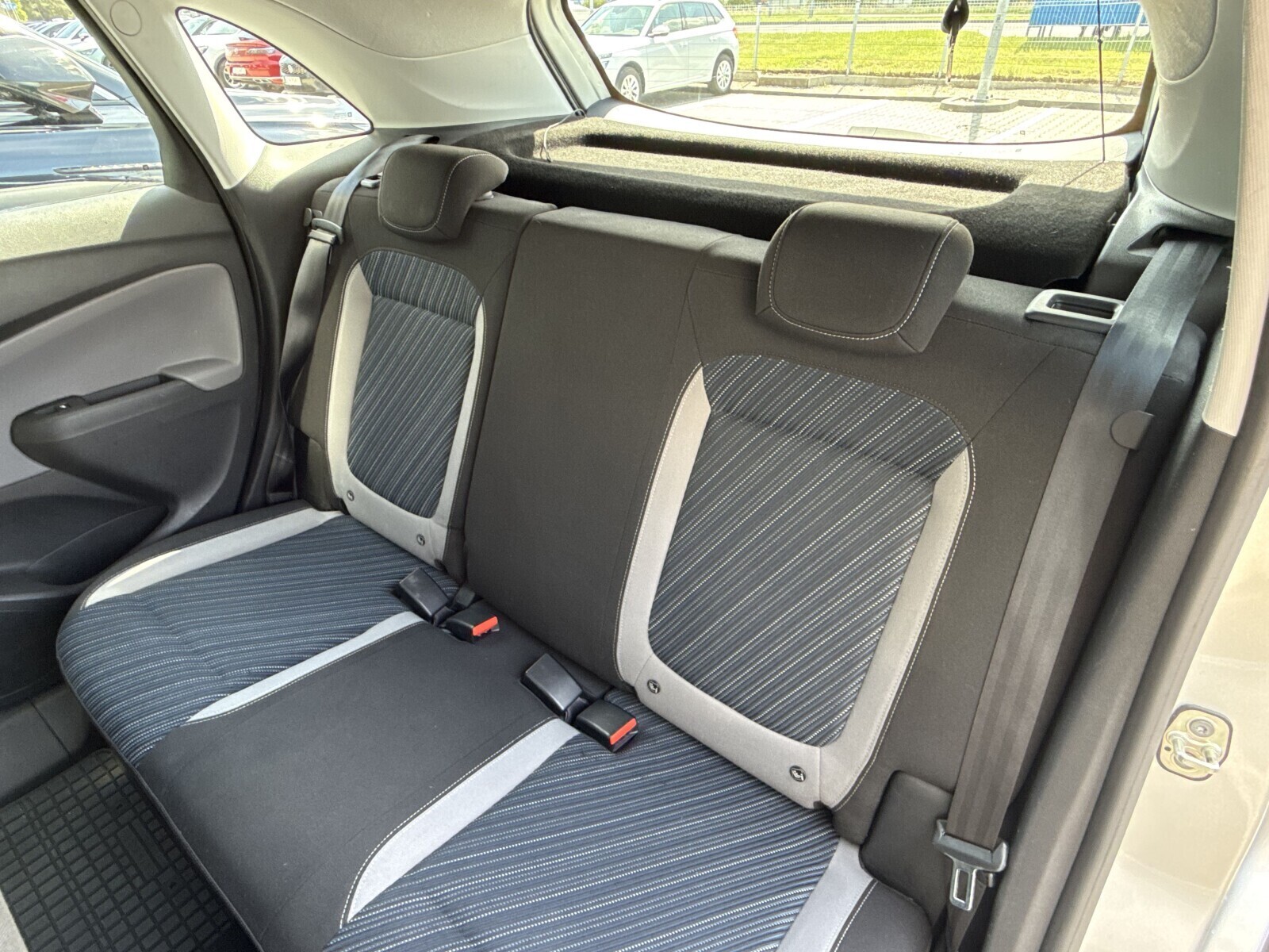 Opel Crossland X - zdjęcie 15