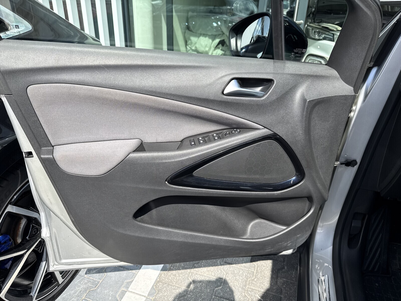 Opel Crossland X - zdjęcie 10