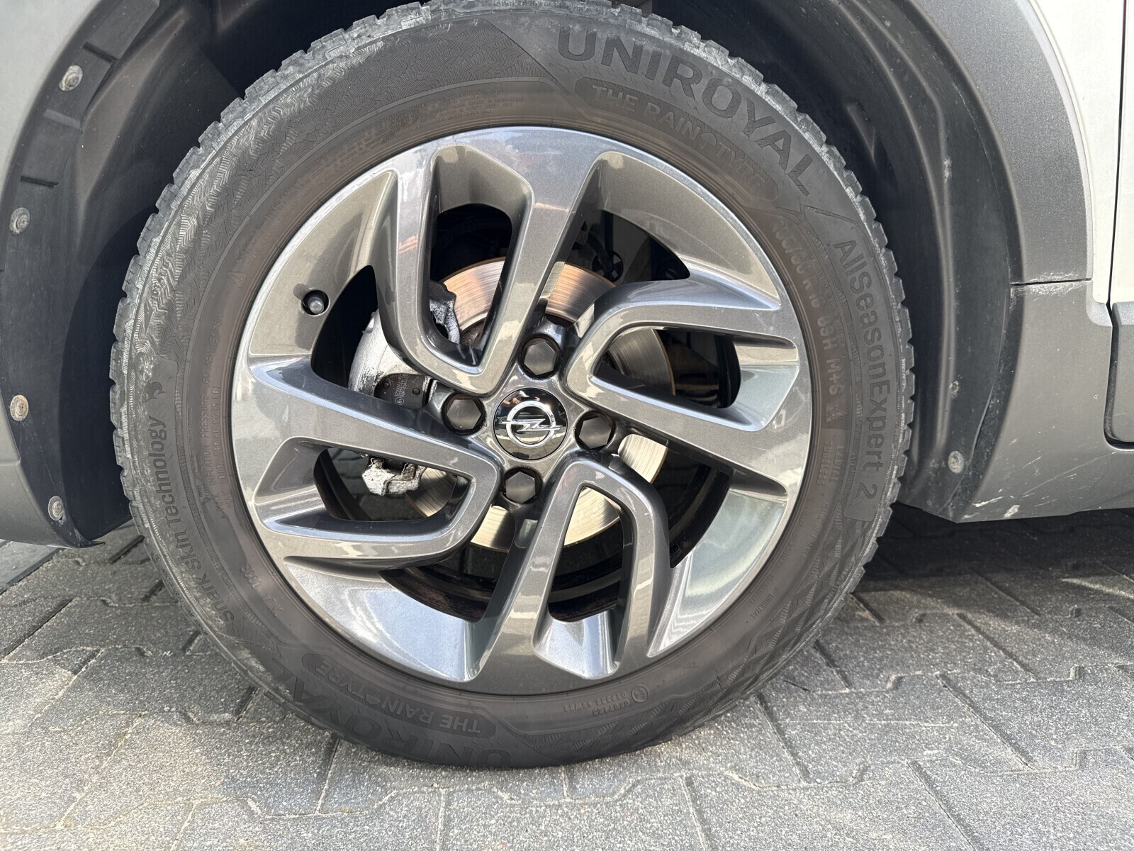 Opel Crossland X - zdjęcie 17