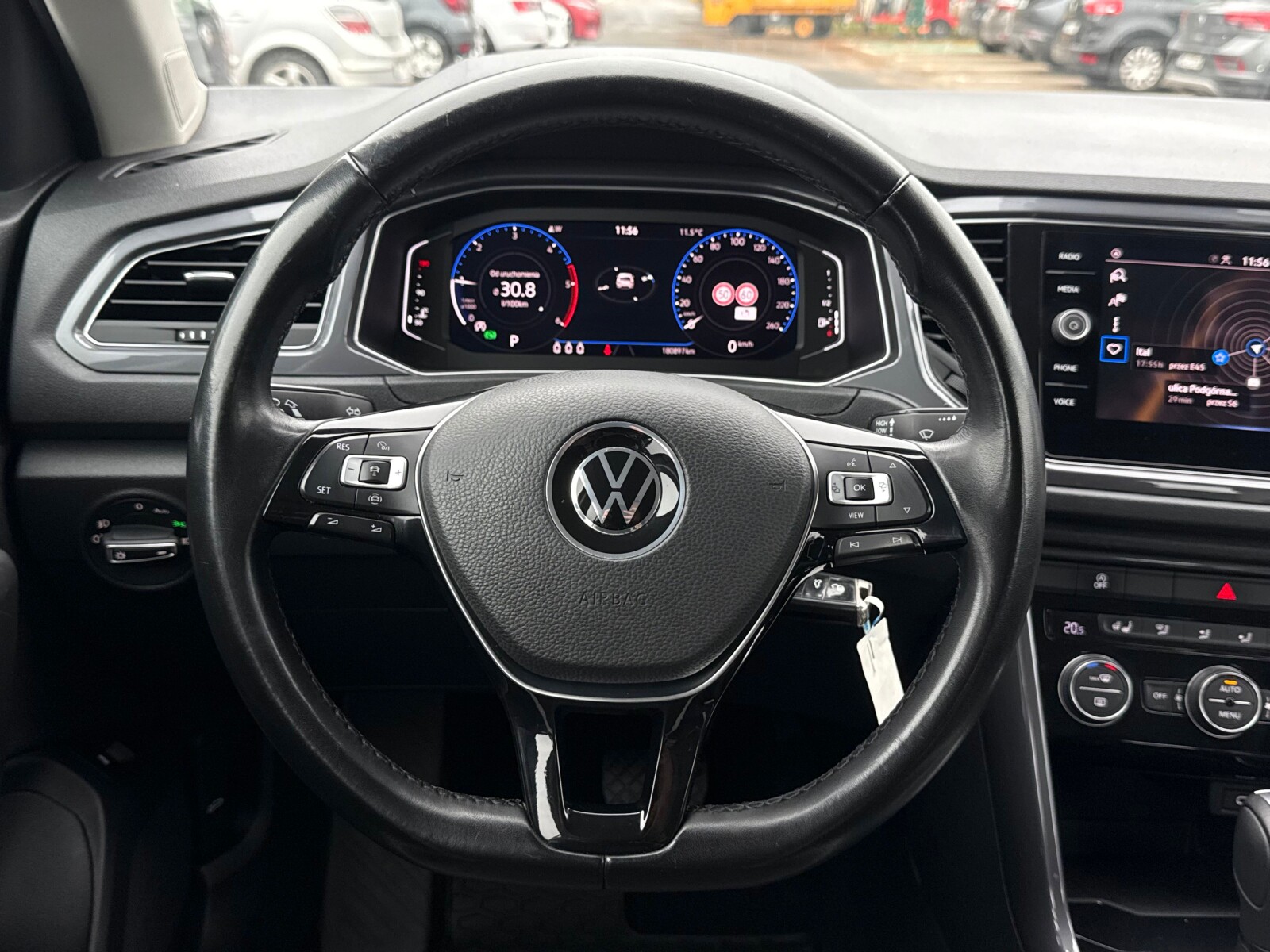 Volkswagen T-Roc - zdjęcie 14