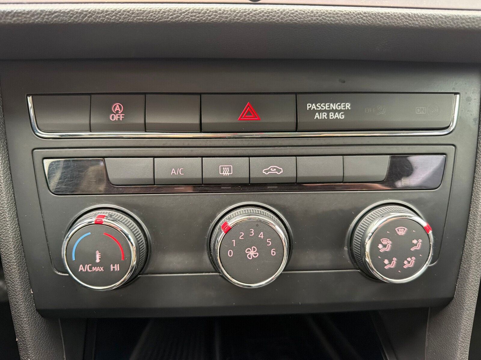 Seat Leon - zdjęcie 23