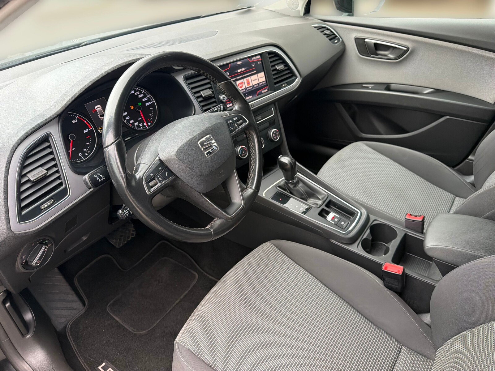 Seat Leon - zdjęcie 9