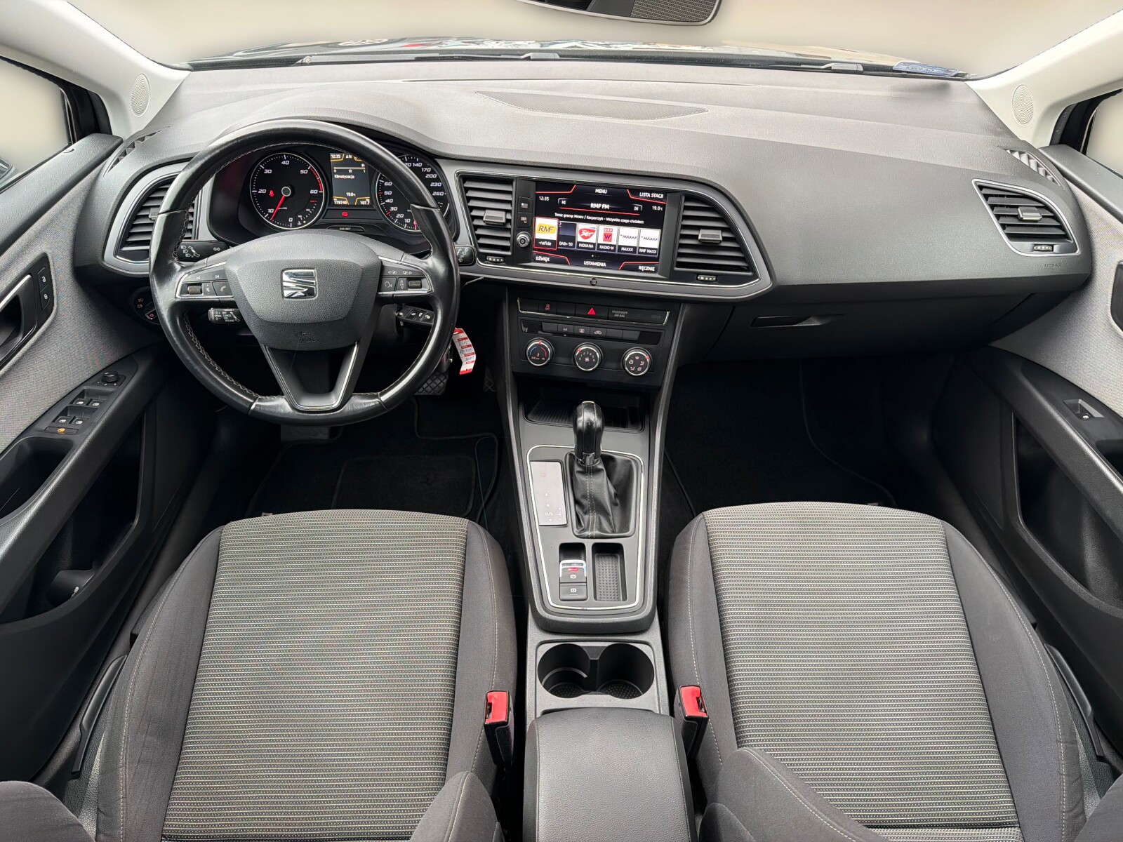 Seat Leon - zdjęcie 18