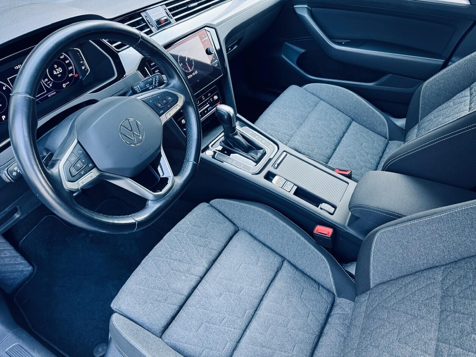 Volkswagen Passat - zdjęcie 11