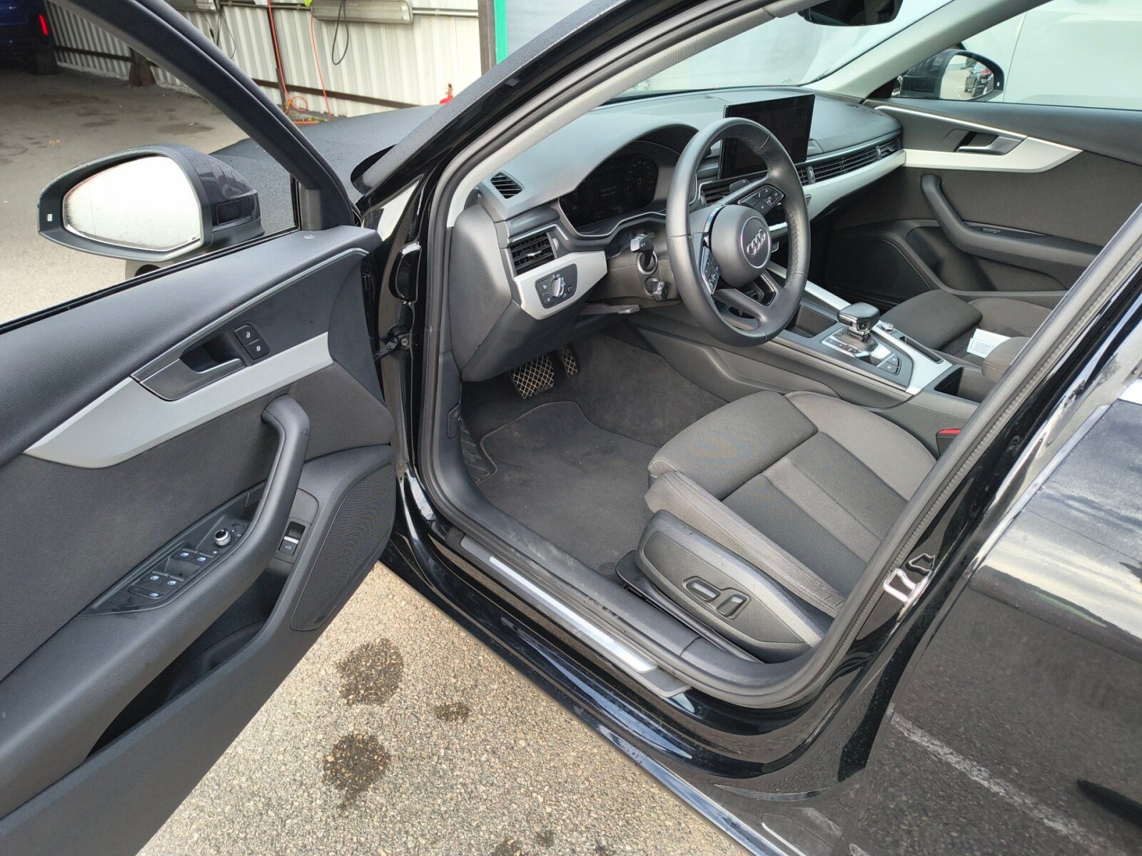 Audi A4 Avant - zdjęcie 9