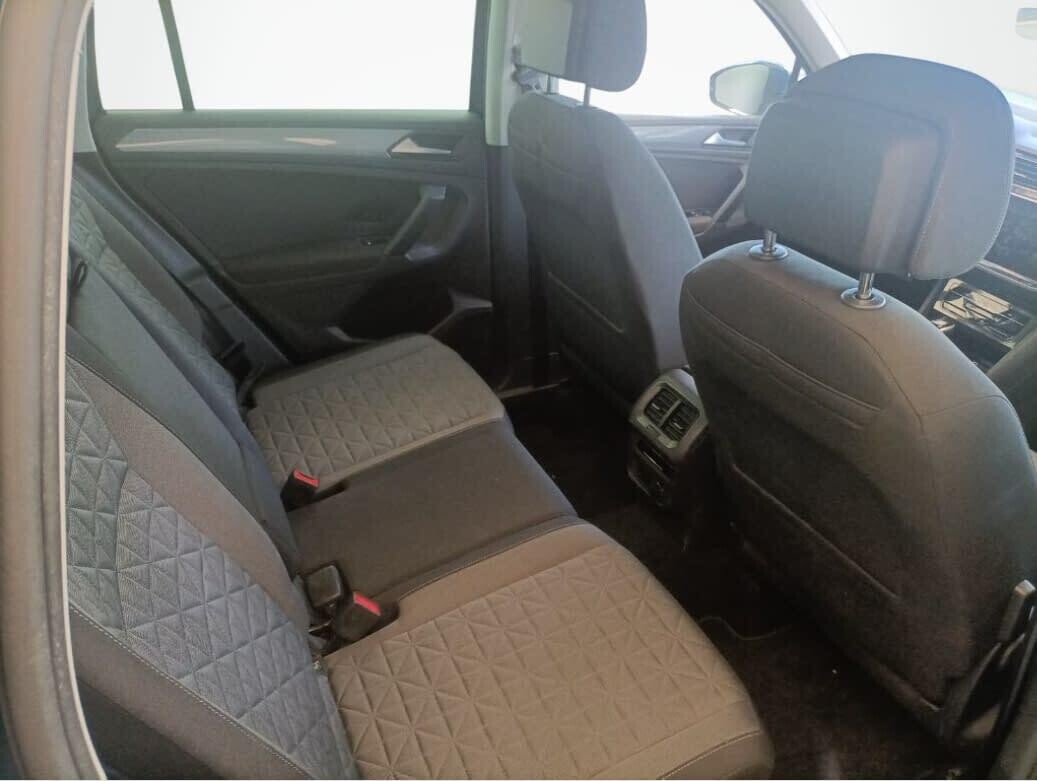 Volkswagen Tiguan - zdjęcie 3