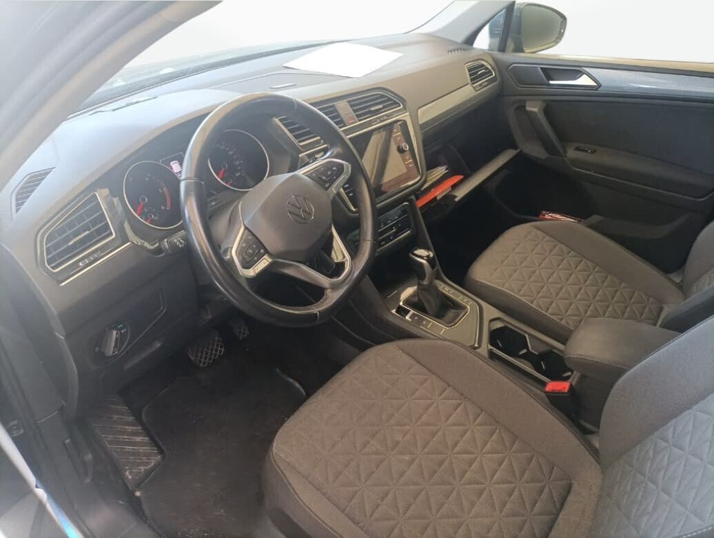 Volkswagen Tiguan - zdjęcie 2