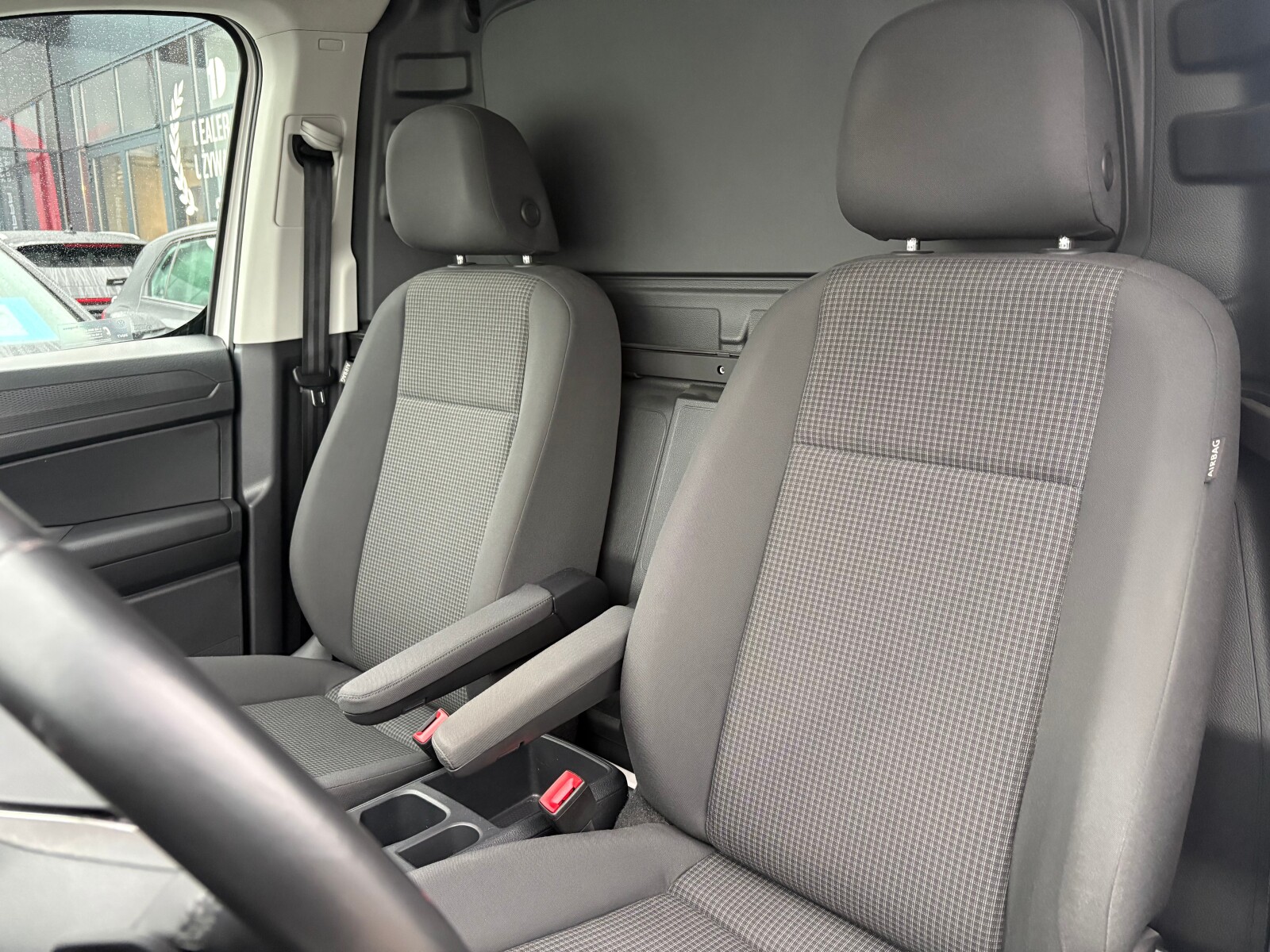 Volkswagen Caddy - zdjęcie 10