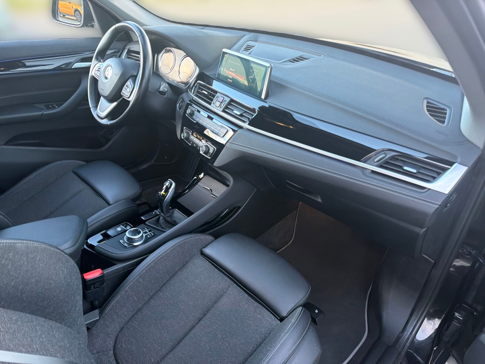 BMW X1 - zdjęcie 16