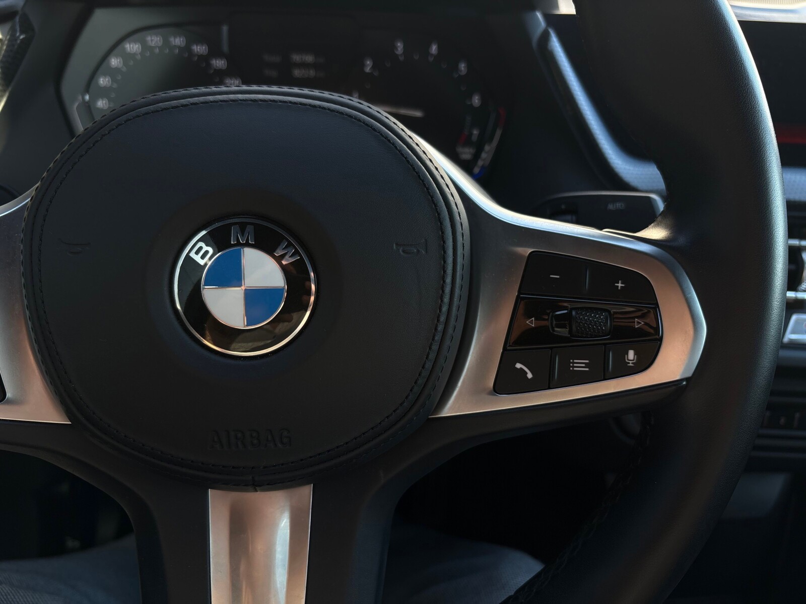 BMW 218i - zdjęcie 14