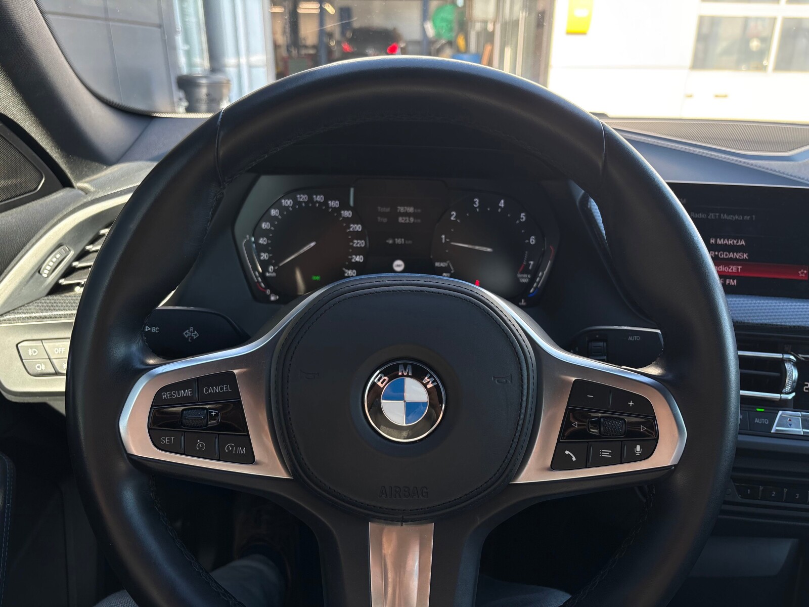 BMW 218i - zdjęcie 11
