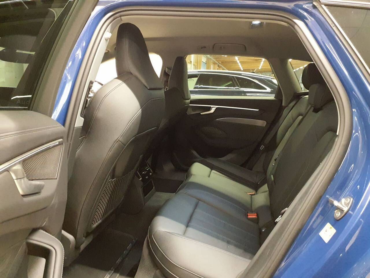 Audi A6 Avant - zdjęcie 9