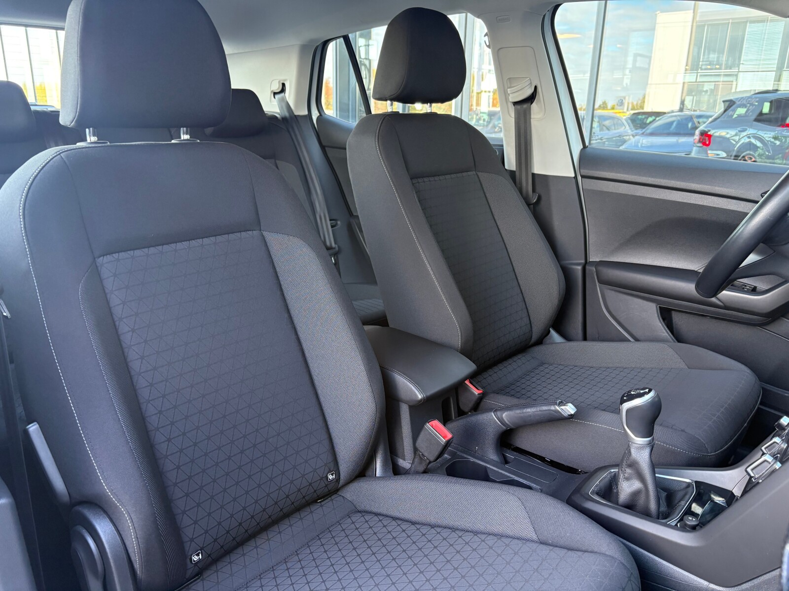 Volkswagen T-Cross - zdjęcie 16