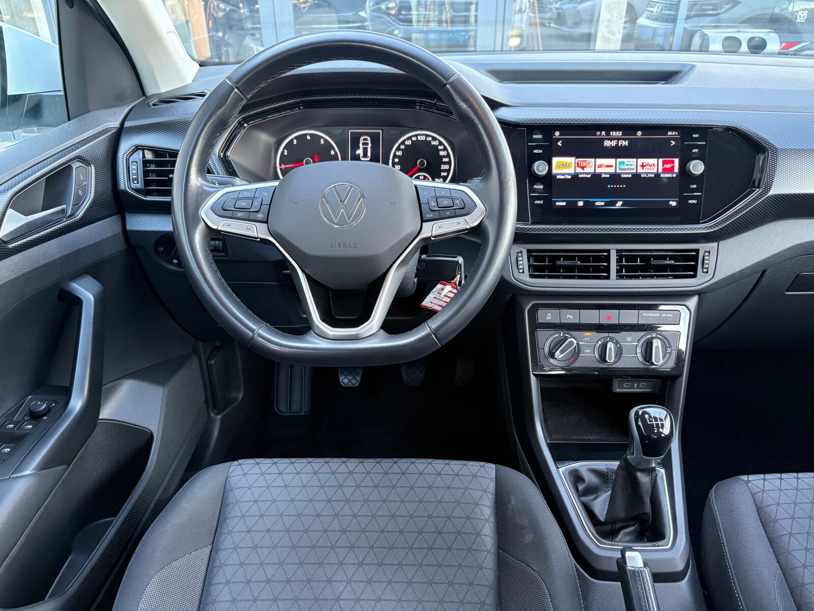 Volkswagen T-Cross - zdjęcie 10