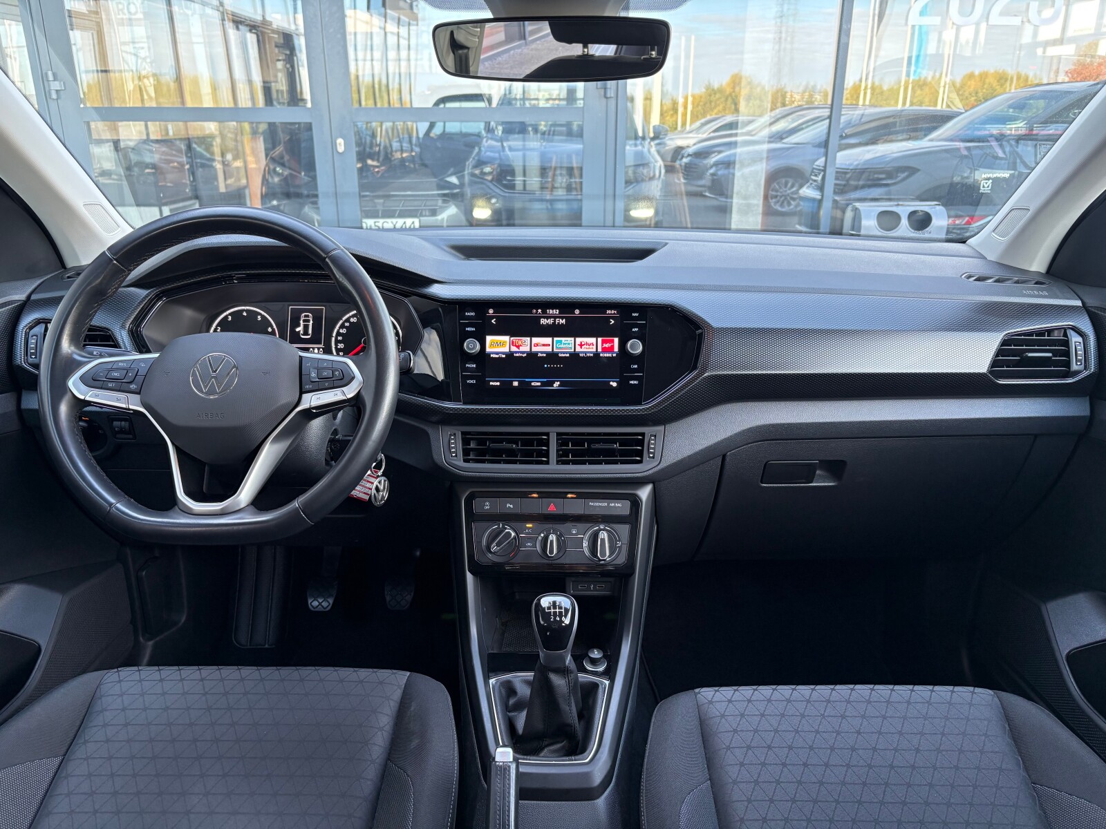 Volkswagen T-Cross - zdjęcie 9