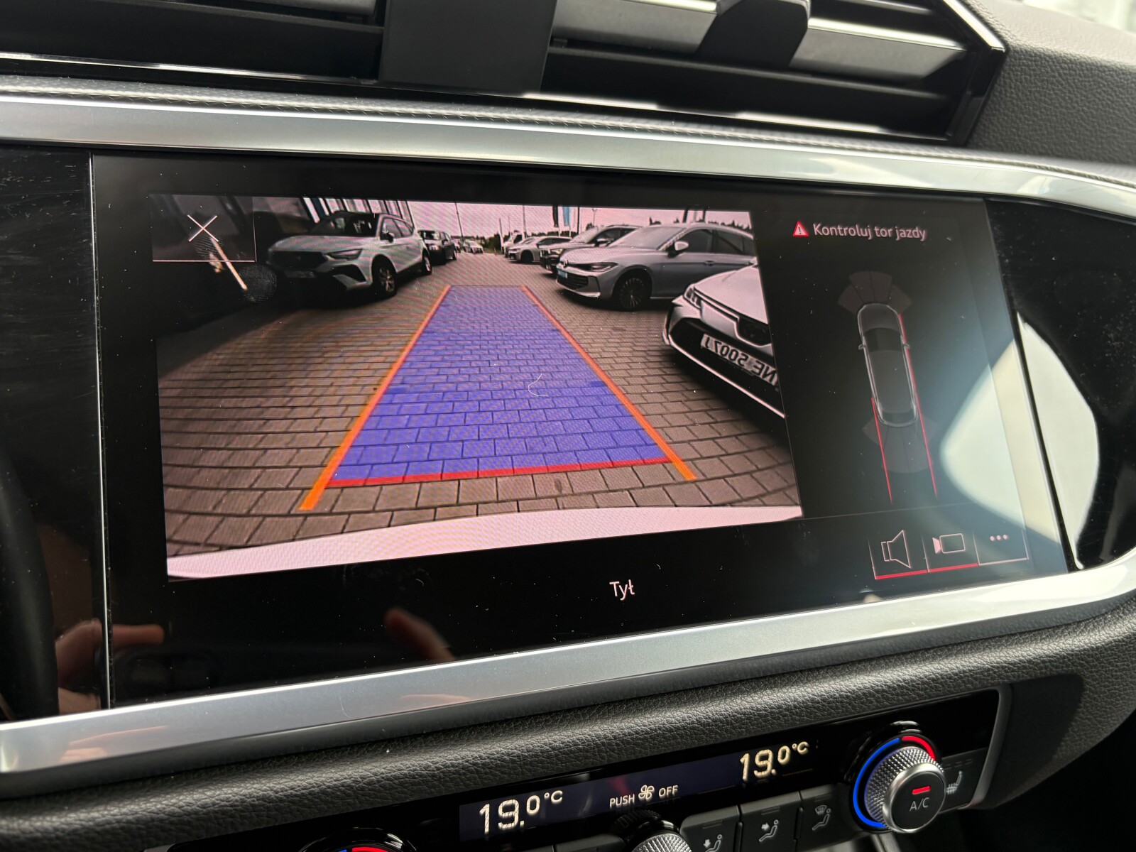 Audi Q3 Sportback - zdjęcie 27