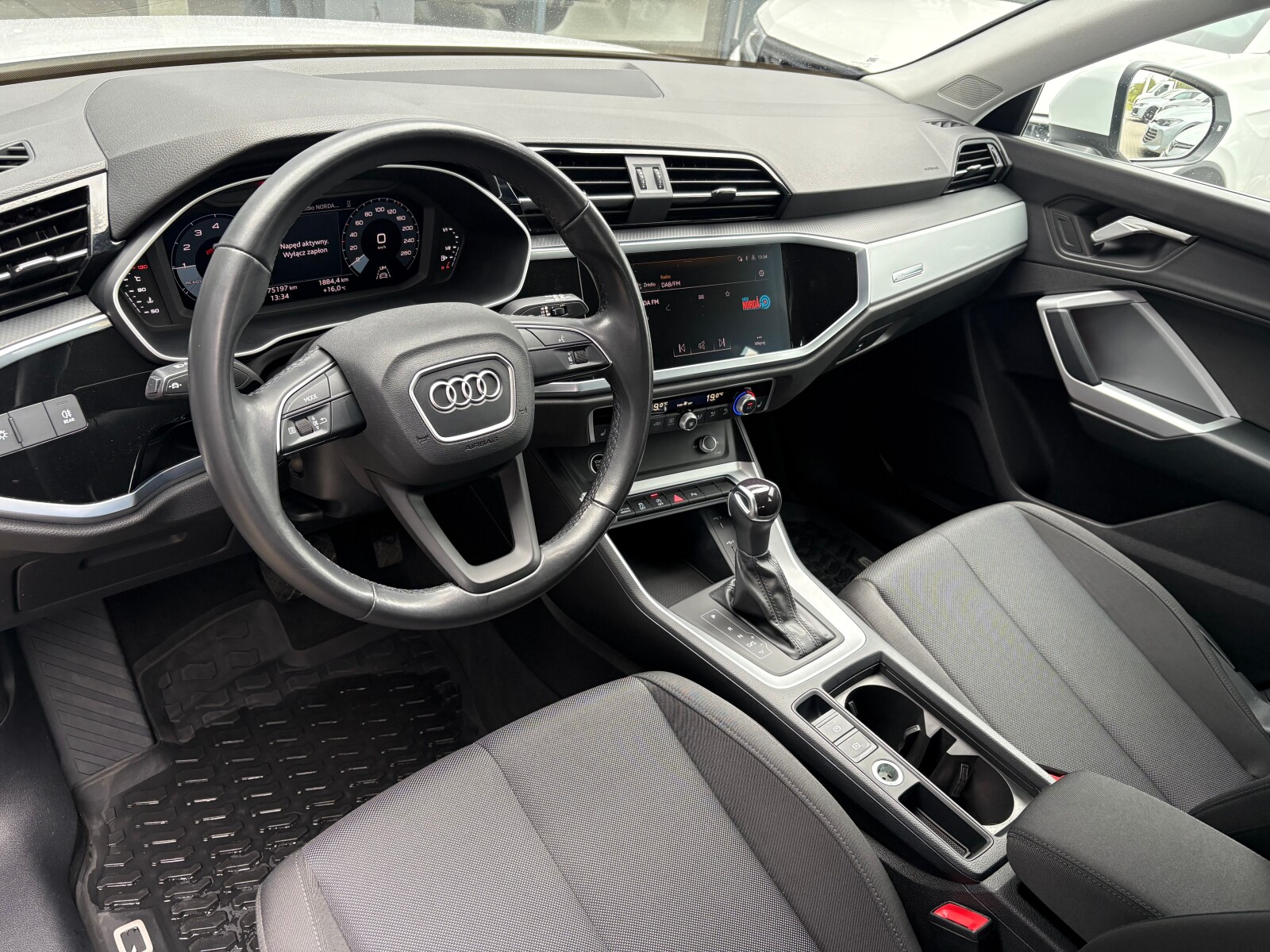 Audi Q3 Sportback - zdjęcie 11