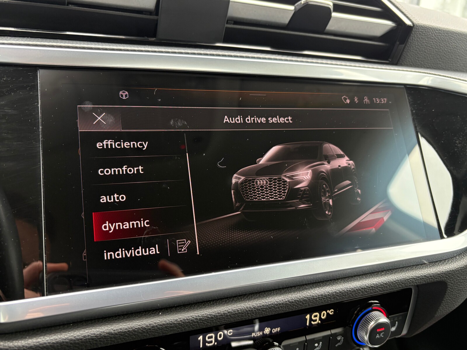 Audi Q3 Sportback - zdjęcie 29