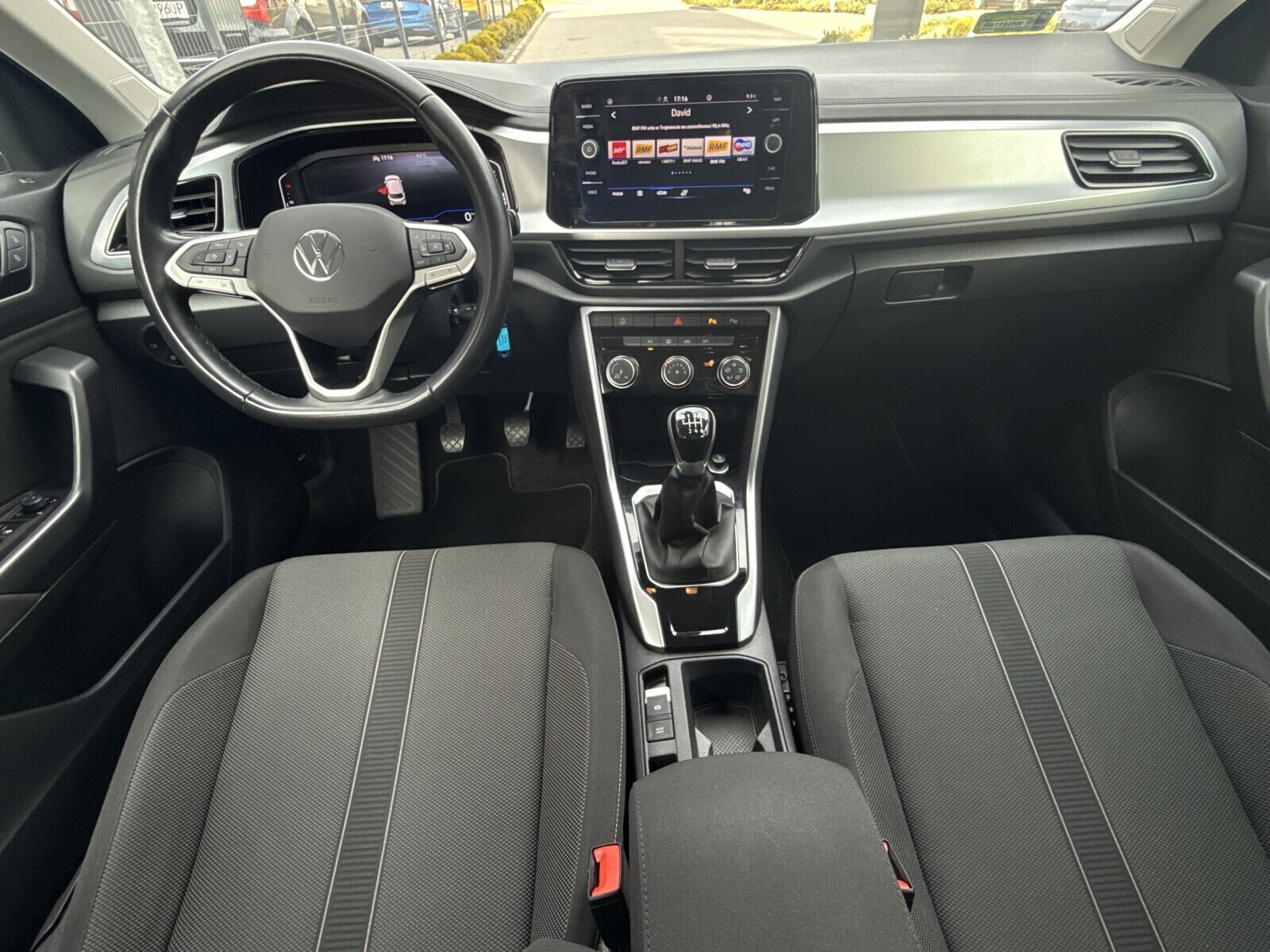 Volkswagen T-Roc - zdjęcie 2