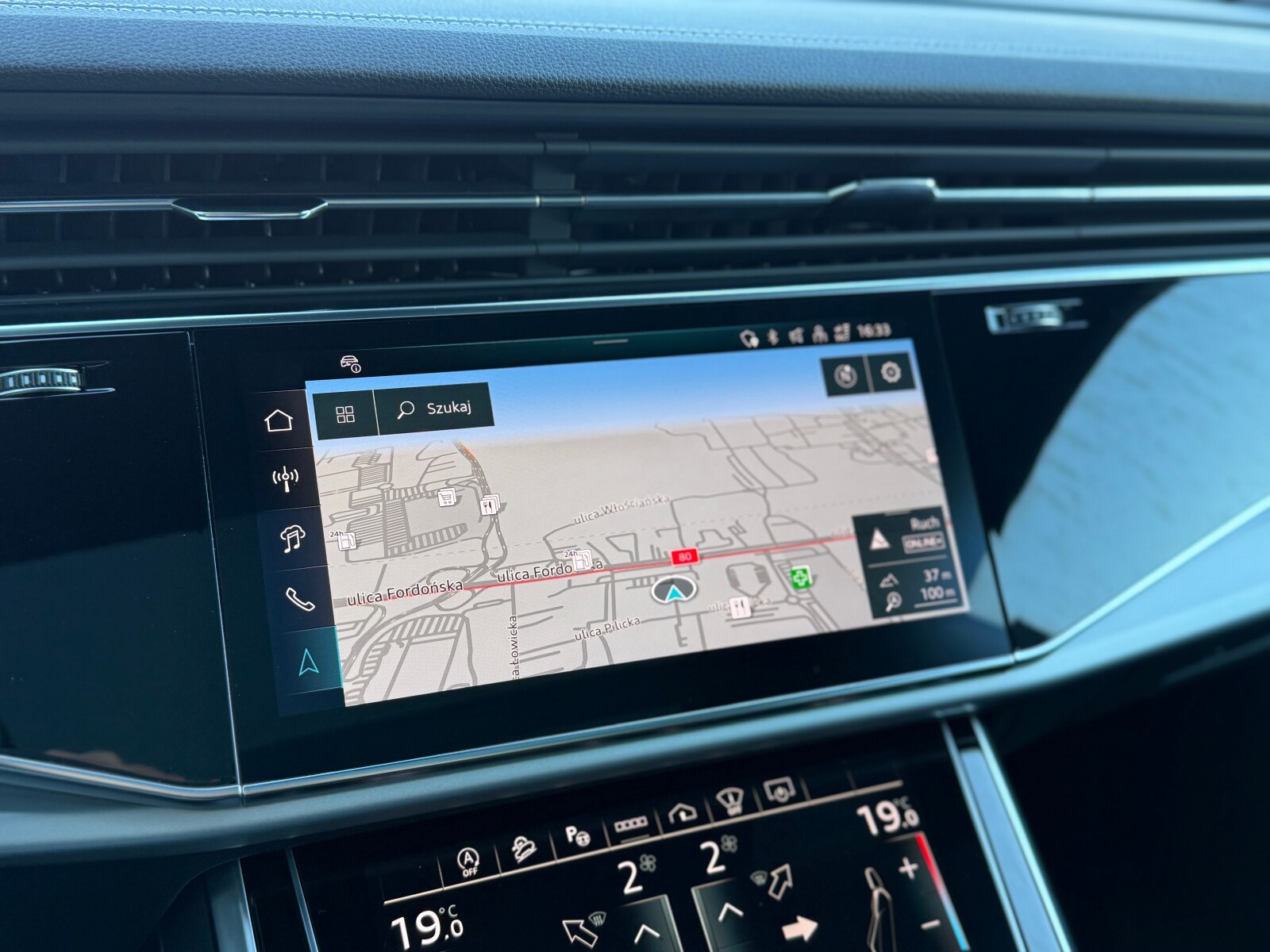 Audi Q8 - zdjęcie 28