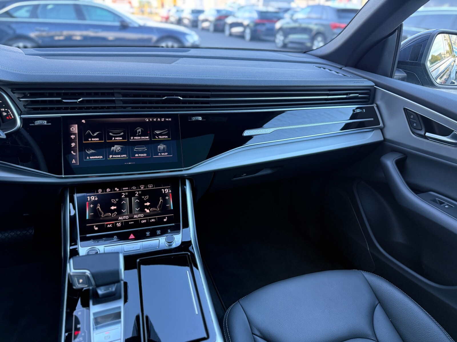 Audi Q8 - zdjęcie 17