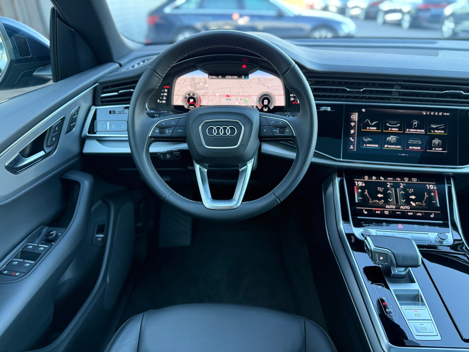 Audi Q8 - zdjęcie 18