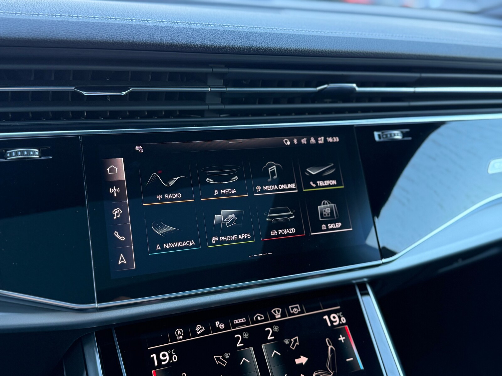Audi Q8 - zdjęcie 27