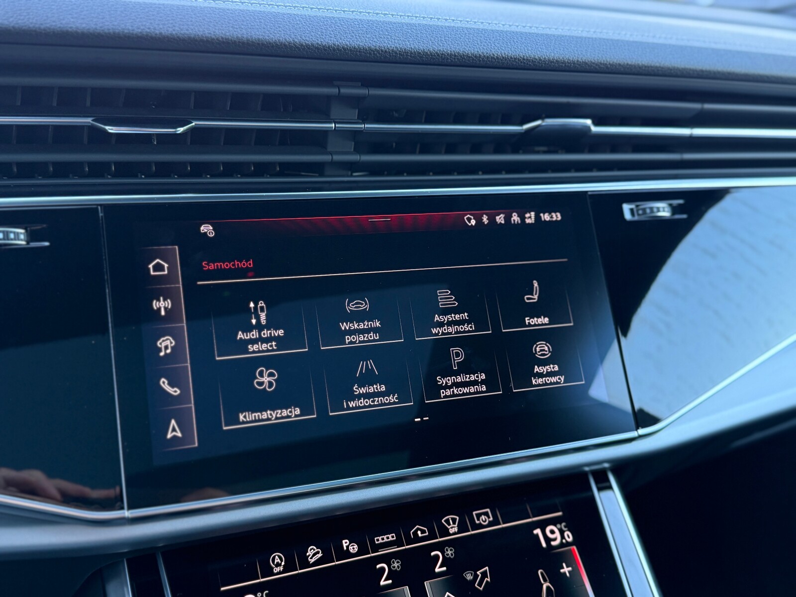 Audi Q8 - zdjęcie 32