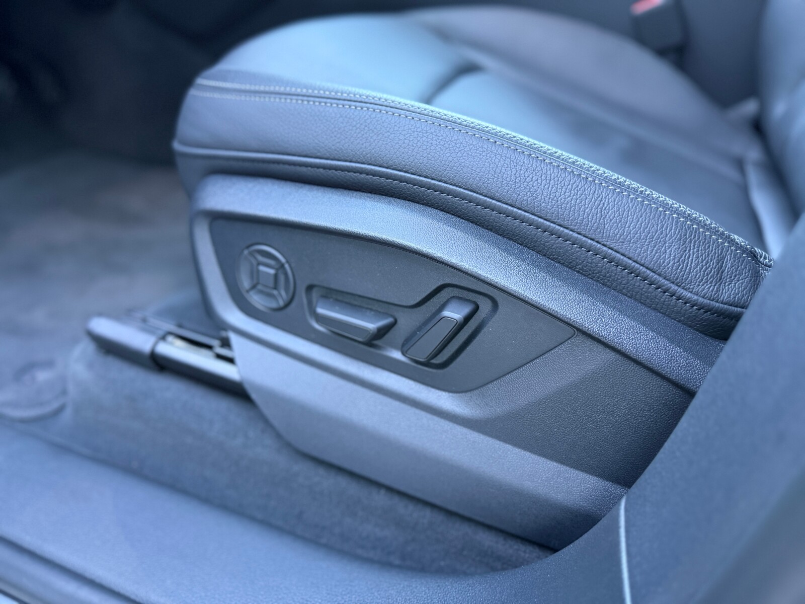 Audi Q8 - zdjęcie 24