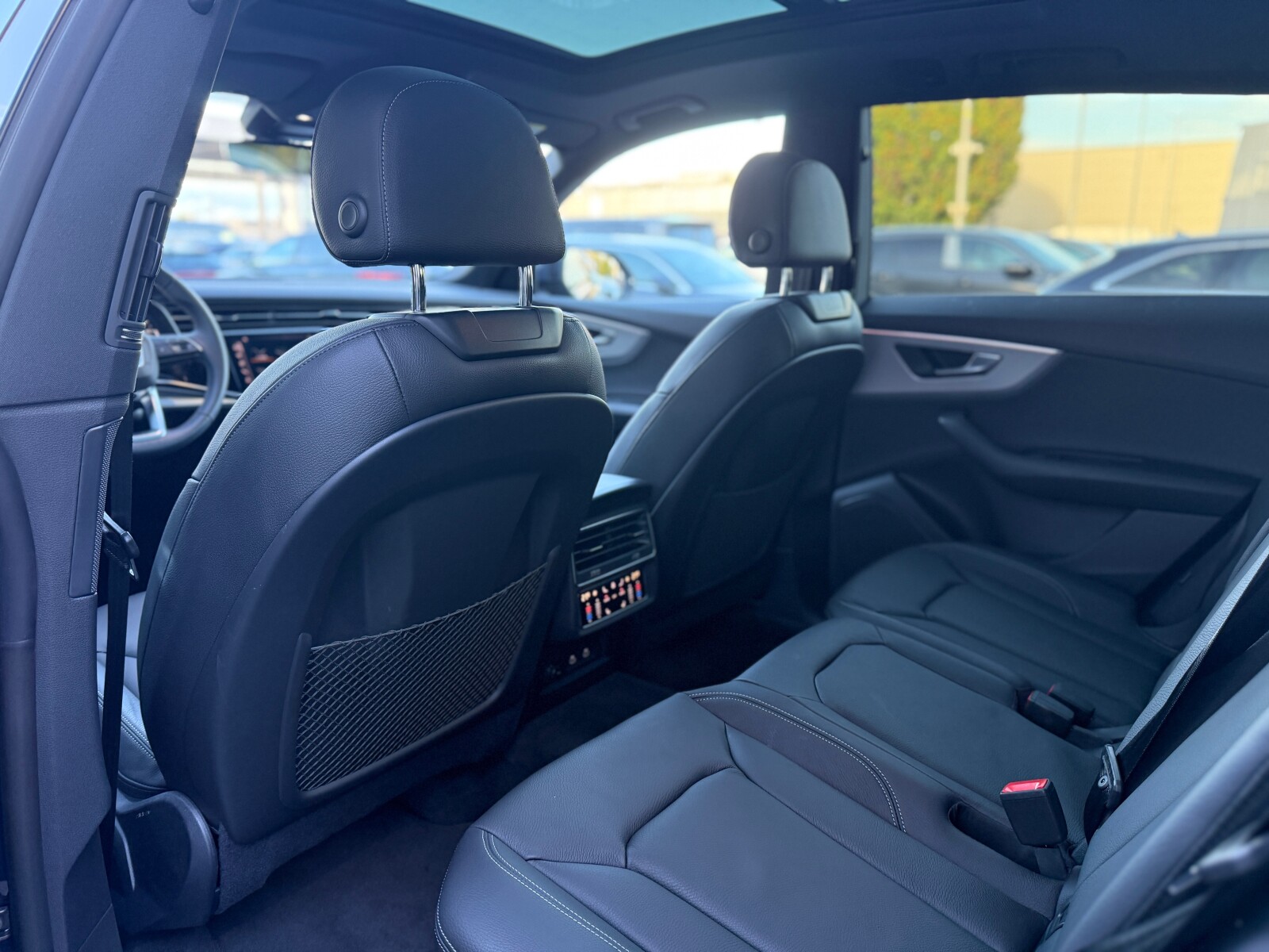 Audi Q8 - zdjęcie 12