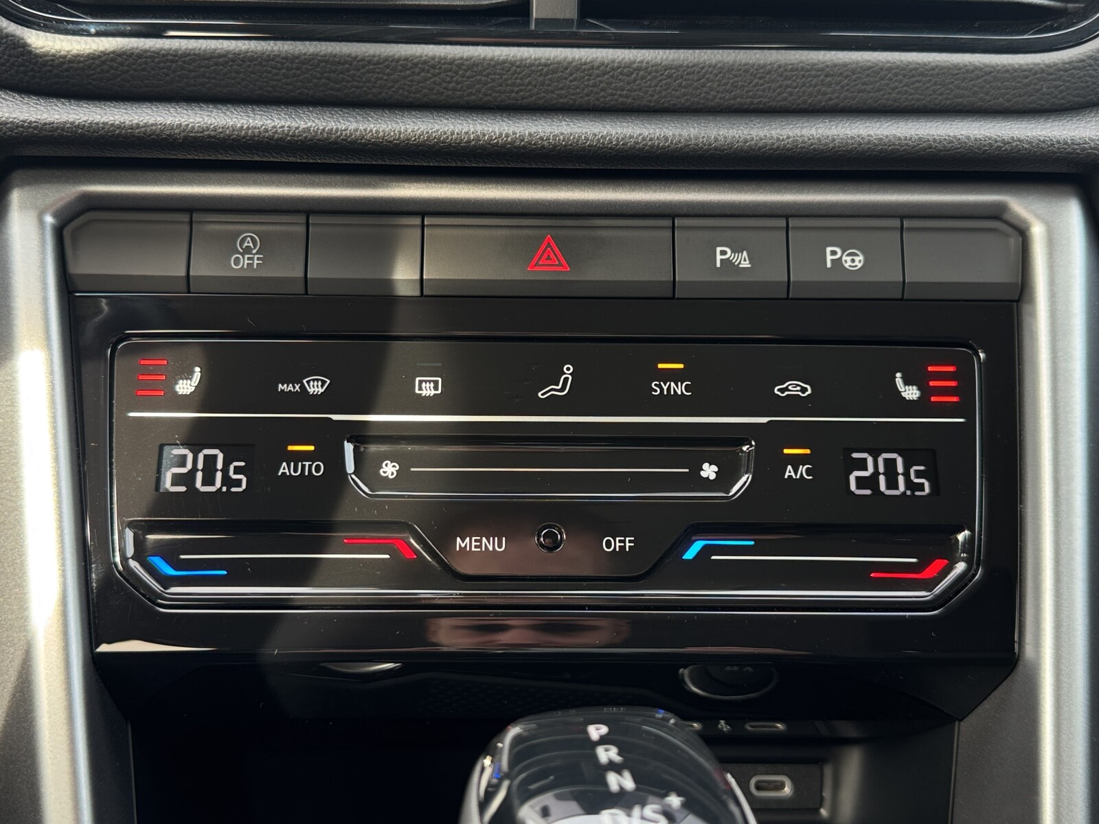 Volkswagen T-Roc - zdjęcie 21