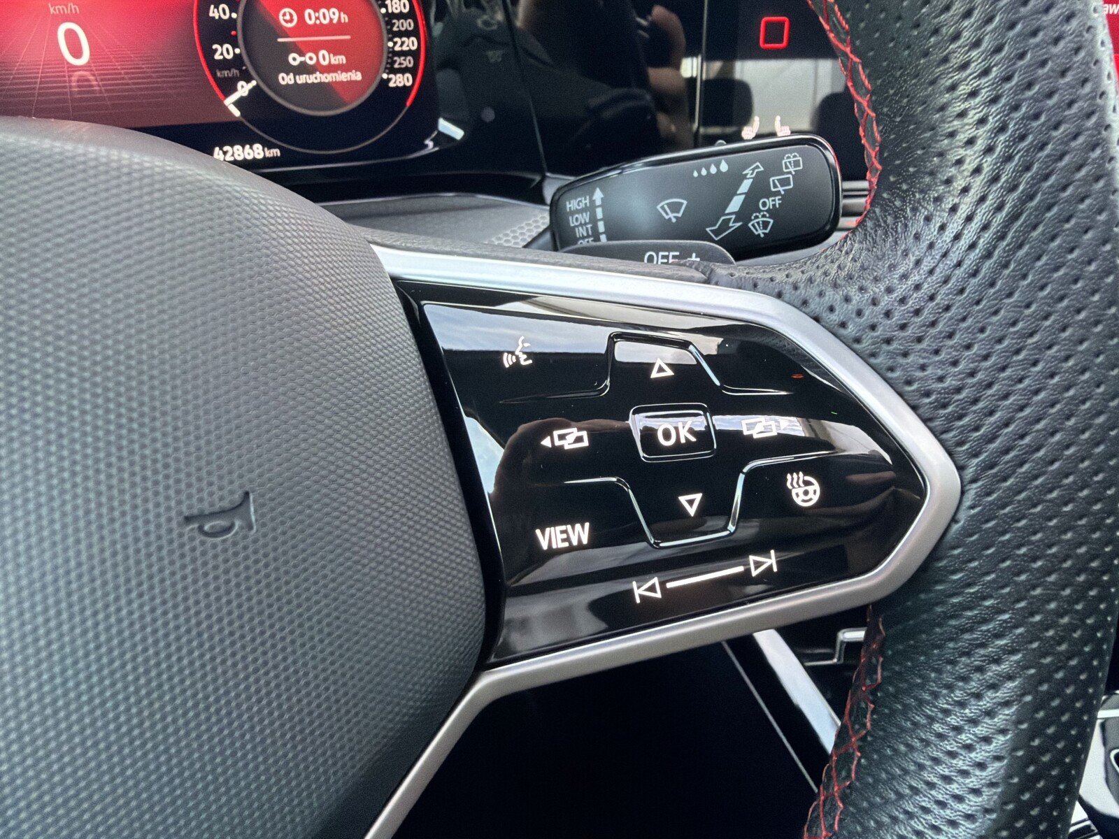 Volkswagen Golf - zdjęcie 25