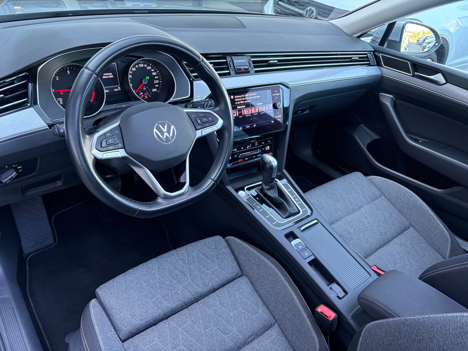 Volkswagen Passat Variant - zdjęcie 11